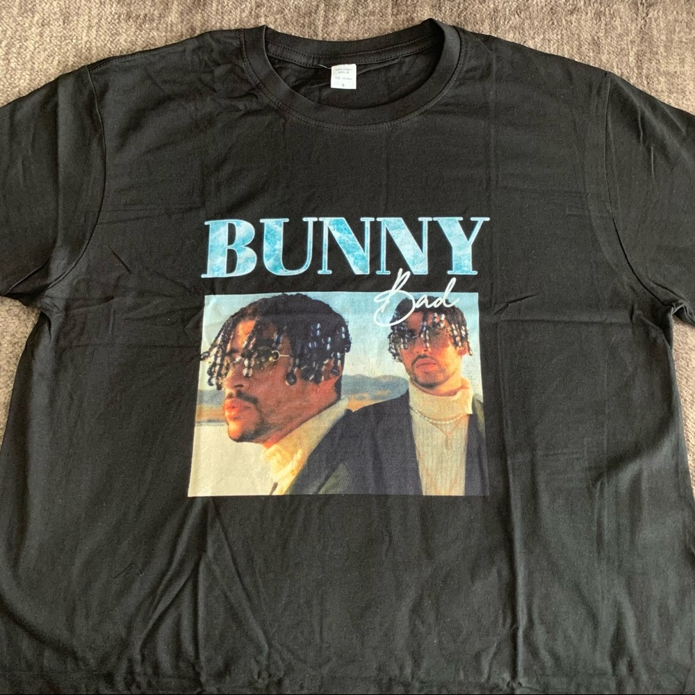 Bad bunny t-shirt / conejito malo camiseta